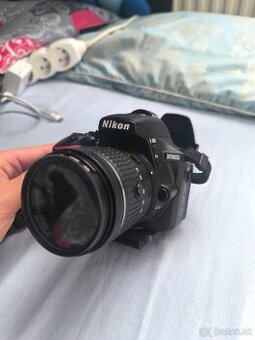 Nikon D5600 + 2 objektívy + príslušenstvo