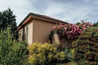 ZNÍŽENÁ CENA - SAMOSTATNÝ DOM lukrativna lokalita pri Trnave