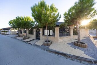 Tri Vody - 4-izbový rodinný dom s bazénom I Bazalková ulica