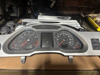 Audi a6c6 budíky benzín