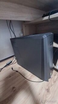 výkonný herný PC ASUS
