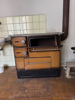 Sporak / Pec na drevo, Brikety, Krb