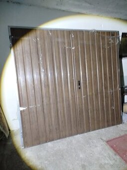 NOVÁ PLECHOVÁ GARÁŽOVÁ BRÁNA