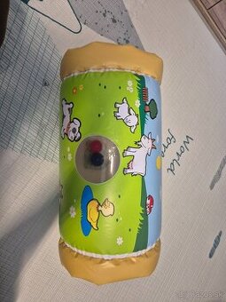 Nafukovací valec pre učenie plazenia a státia