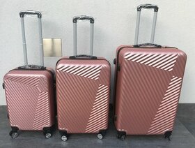 Novy ruzovy set kufrov + darcek v hodnote 20 eur ZADARMO