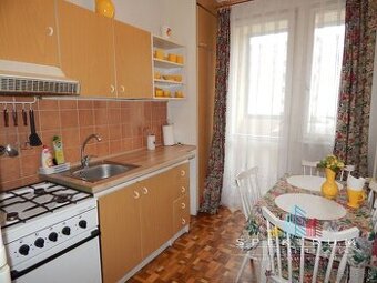 EXKLUZÍVNE-SPEKTRUM REALITY- Na Predaj 2-izbový byt, 50 m2 s
