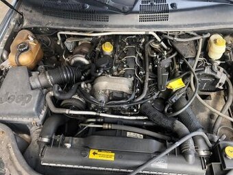 Rozpredám motor jeep Grand Cherokee 2.7 -