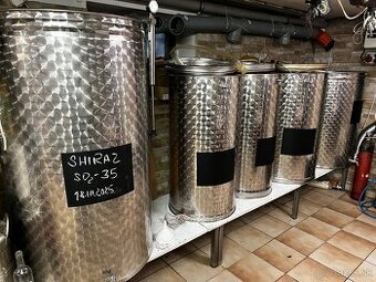 Nerezove nadrze na vino