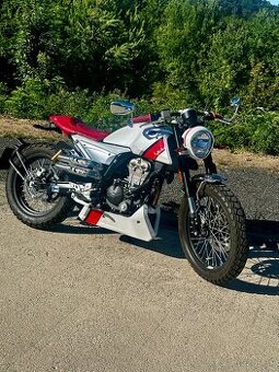Nová štýlová motorka Mondial HPS