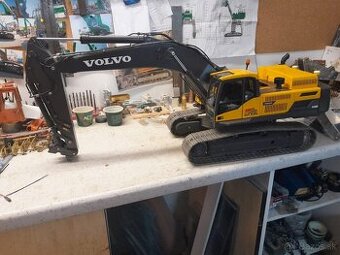 Rc hydraulicky bagr ec480D THS