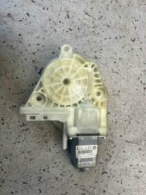 VW Passat B6 motorcek praveho zadneho okna - 1