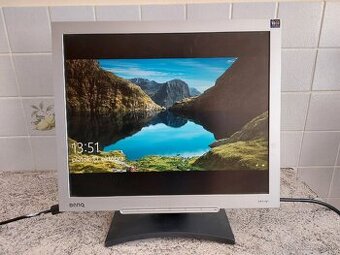 Darujem 17 palcovy monitor Benq FP71G+