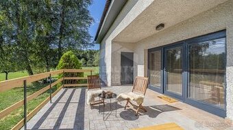 Chyžka obklopená prírodou v Kusíne