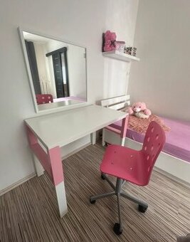 Písací stôl so stoličkou