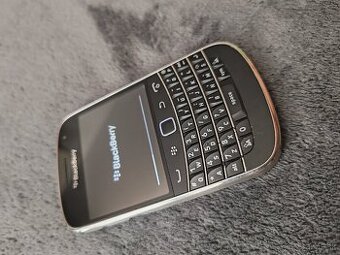 Blackberry 9900 BOLD - RETRO