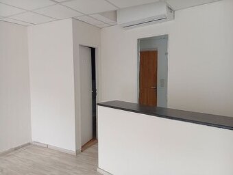 Obchodné klimatizované priestory, Trenčín, Za mostami