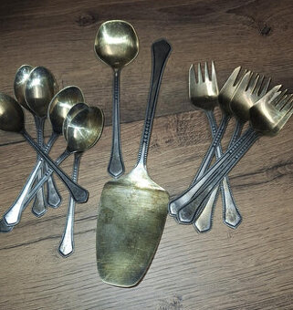 SERVÍROVACÍ PRÍBOR