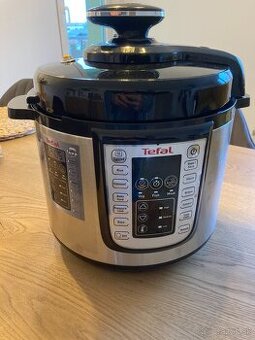 Tlakový hrniec TEFAL model EPC06
