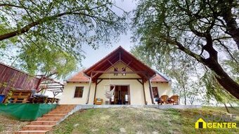 PREDAJ : Rodinný dom s vlastným jazerom v obci DUNASZENTPÁL