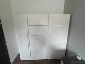 Predám skriňu bez poškodenia