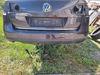 Predám zadny nárazník na VW Passat b6 kombi