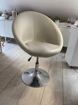 Stolicka nastavitelna