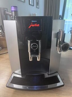 Kavovar Jura E8