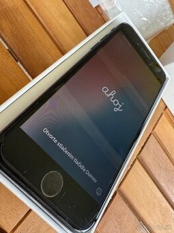 APPLE iPhone SE (2020) 64GB Black Používaný