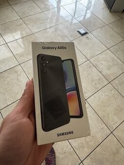 Mobilný telefón Samsung Galaxy A05s 4 GB / 64 GB čierny