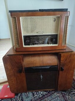 Staré radio gramofón LP - 1