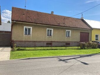 Znížená cena rodinného domu v centre Trstenej