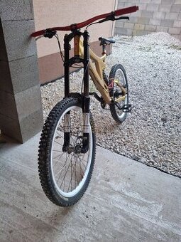 Downhill celoodpruzeny bicykel specialized big hit