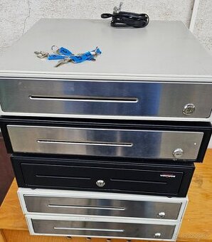 Pokladničná zasuvka na peniaze