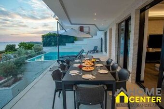 Moderná vila / 256 m2/ s bazénom a výhľadom na more, Primošt