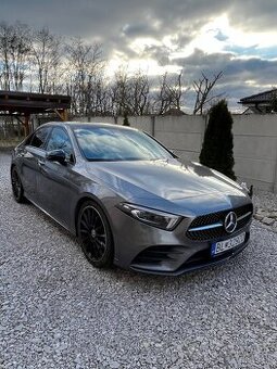 Mercedes-Benz A180 AMG line sedan