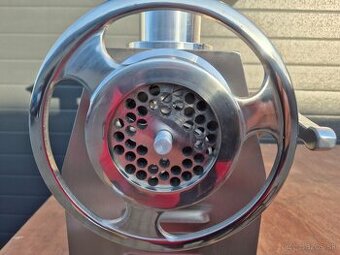 Mlynček na mäso MG-32SS Masiarský vlček rezačka masa