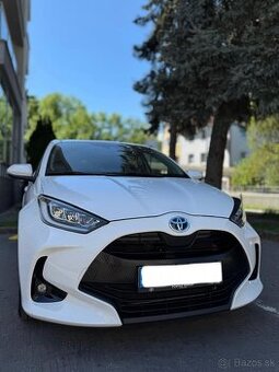 predám toyotu yaris hybrid