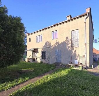 PREDAJ poschodový dom v obci Pastovce s pekným pozemkom