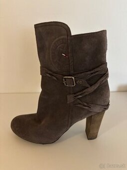 Kotnikove cizmy zn. Tommy Hilfiger