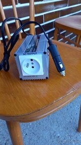 Predam auto adaptér 12V na 220V 300W - 1
