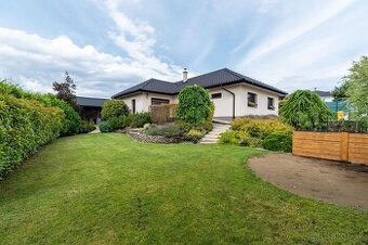 REZERVOVANÝ 4 IZBOVÁ TEHLOVÁ NOVOSTAVBA S UPRAVENÝM POZEMKOM