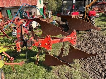 Pluh hydraulicky obracak