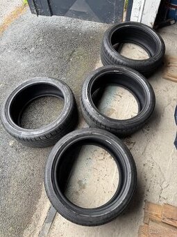 Bridgestone 225/40 R18 Letné