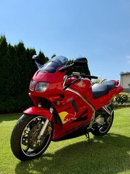 HONDA VFR 750f RC36 motor V4 1996