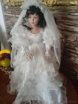 Porcelánová bábika