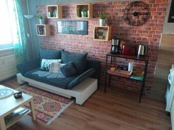 Predám 1-izbový byt v Štúrove