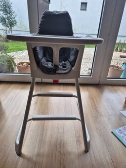 Jedálenská sedačka