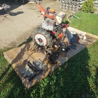 Malotraktor robi 151 na predaj