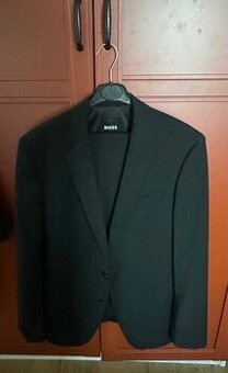 Hugo Boss oblek