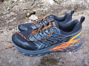asics bezecke tenisky do terenu PC130